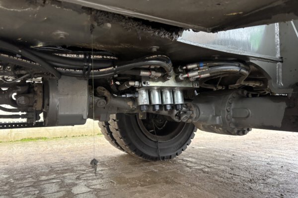 Undercarriage 3