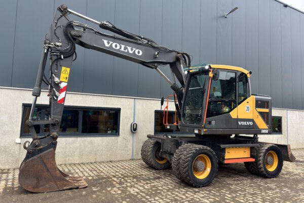 1 Volvo EWR150E