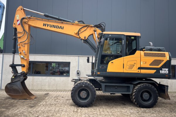 2 Hyundai HW180