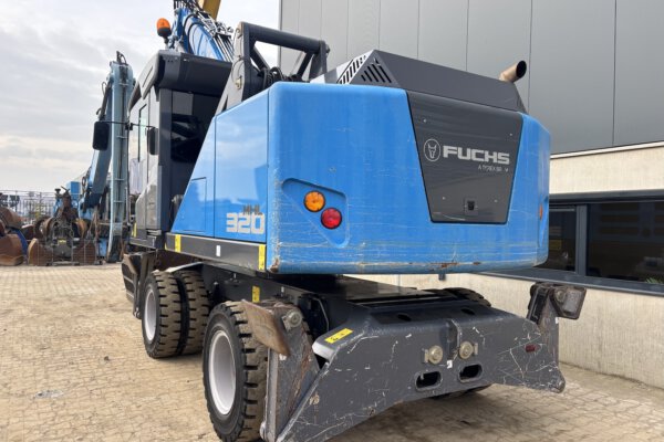 6 Fuchs MHL320F