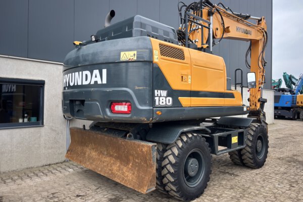 6 Hyundai HW180