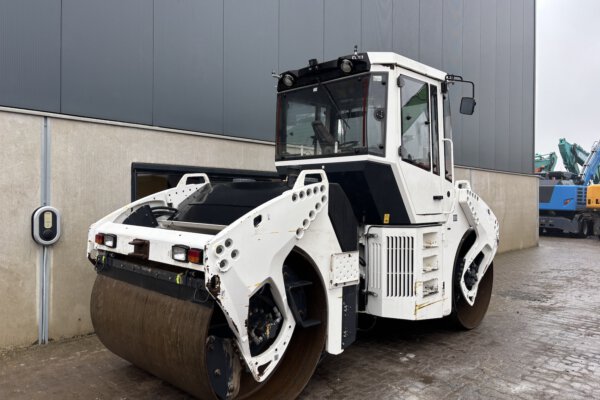 8 Bomag BW161AD-4