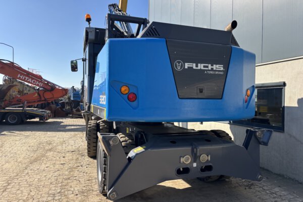 8 Fuchs MHL320F