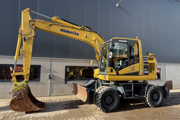1 Komatsu PW148-11