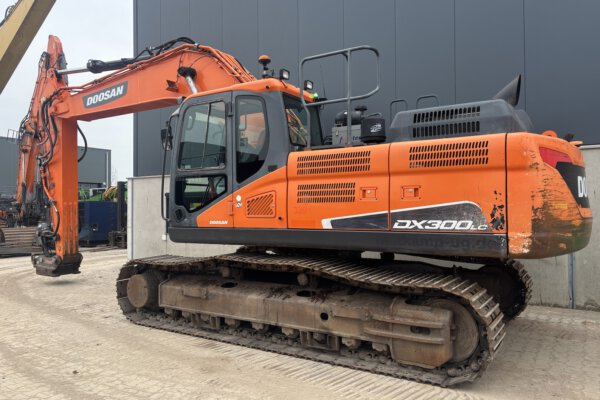 2 Doosan DX300LCN-5