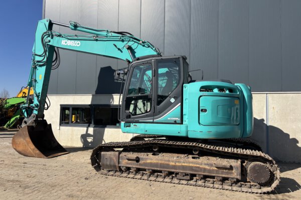 2 Kobelco SK230SRLC-3