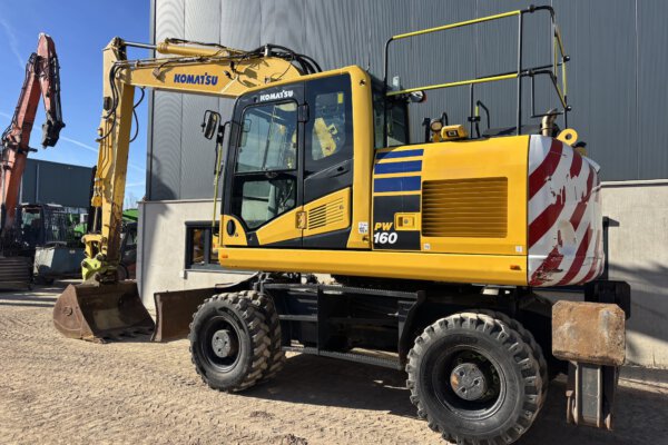 2 Komatsu PW160-11