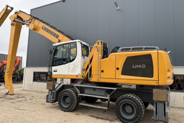2 Liebherr LH40 M