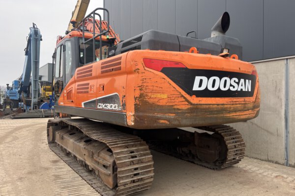 3 Doosan DX300LCN-5