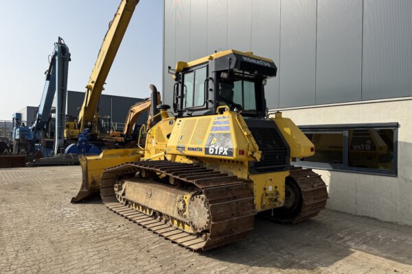 3 Komatsu D61PX-24