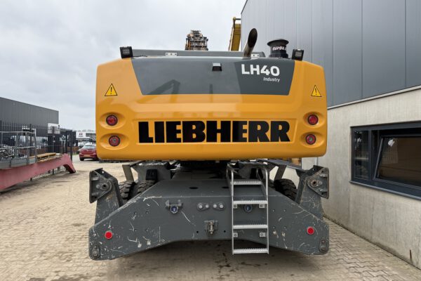 3 Liebherr LH40 M