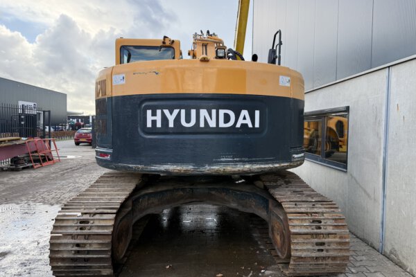 4 Hyundai Robex 235LCR-9A