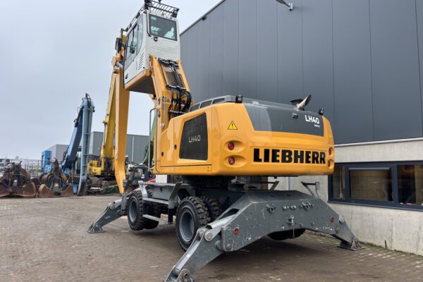 4 Liebherr LH40