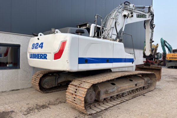 4 Liebherr R924