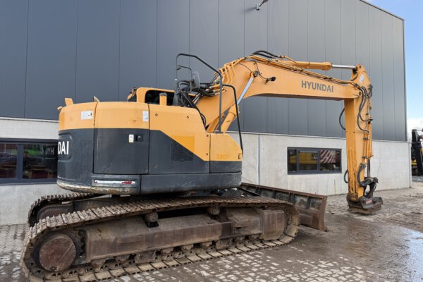 5 Hyundai Robex 235LCR-9A