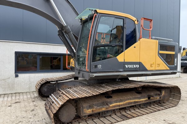 5 Volvo EC250EL