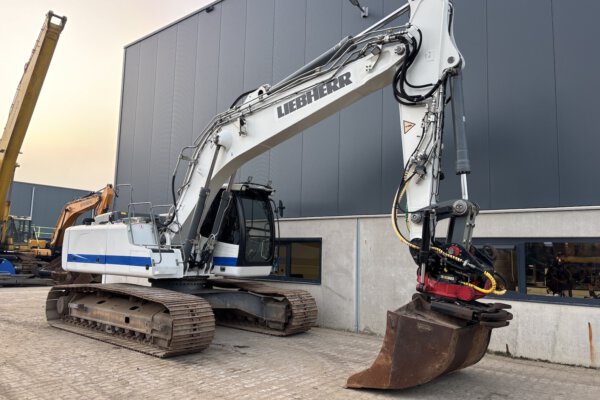 6 Liebherr R924