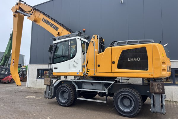 7 Liebherr LH40