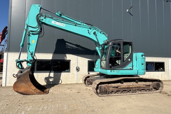 8 Kobelco SK230SRLC-3