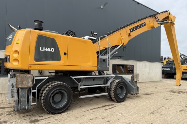 9.1 Liebherr LH40 M