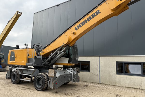 9.2 Liebherr LH40 M