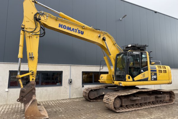 Komatsu Pc240