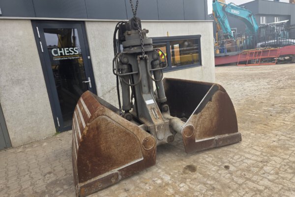 Clamshell sennebogen