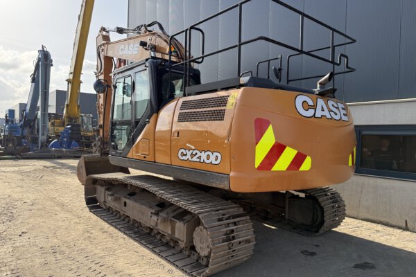 4 Case CX210D
