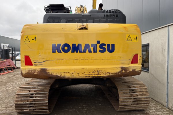 4 Komatsu PC240LC-11E0
