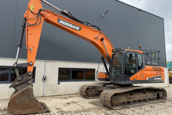 1 Doosan DX225LC-5