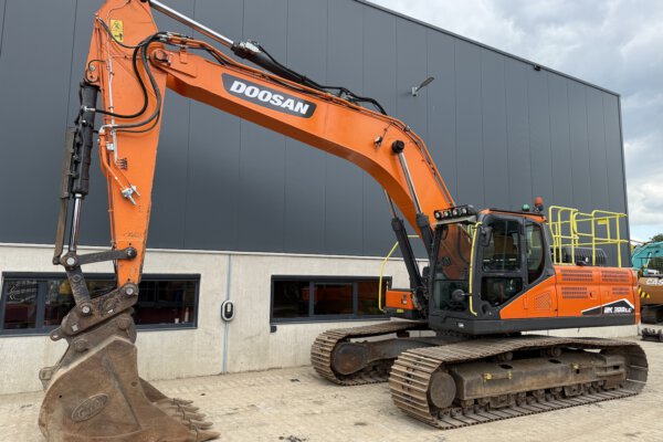 1 Doosan DX300LC-7