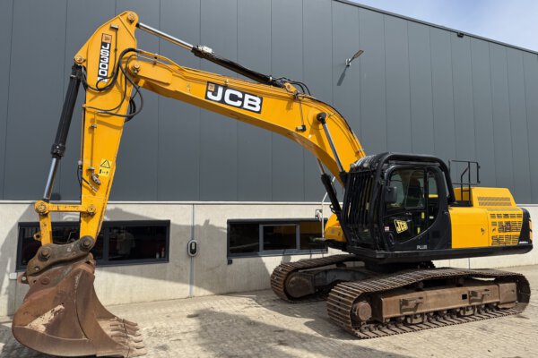 1 JCB JS300LC 4F