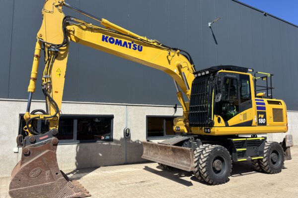 1 Komatsu PW180-11