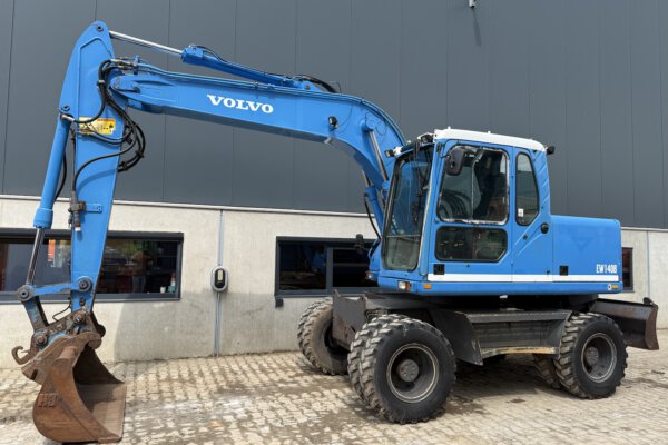 1 Volvo EW140B