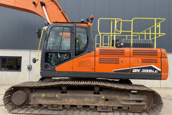 2 Doosan DX300LC-7
