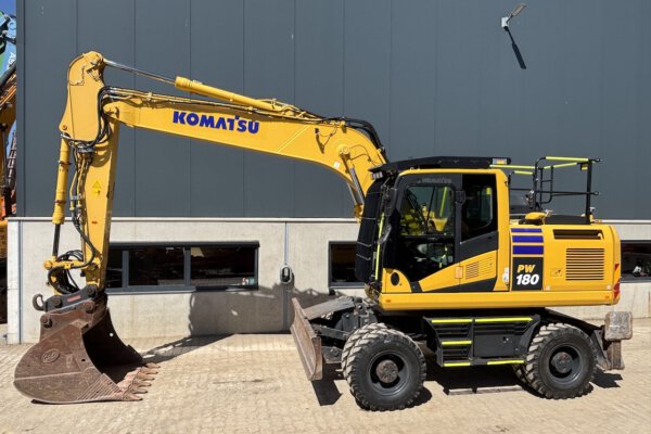 2 Komatsu PW180-11