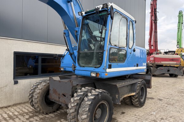 2 Volvo EW140B
