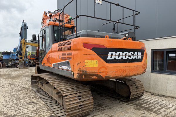 4 Doosan DX225LC-5