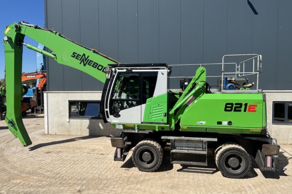 4 Sennebogen 821