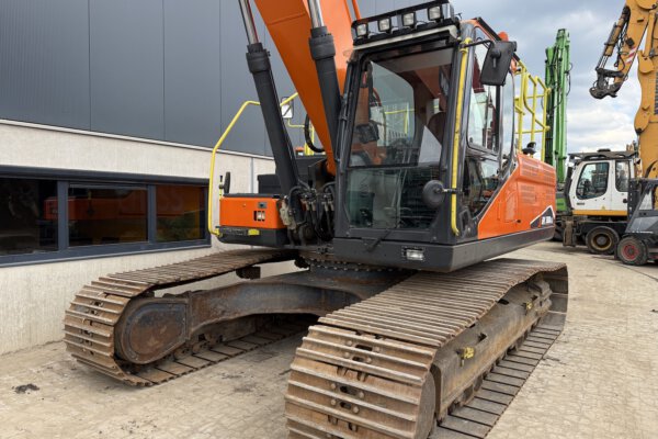 5 Doosan DX300LC-7