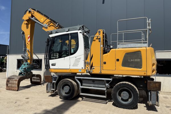 5 Liebherr LH22M