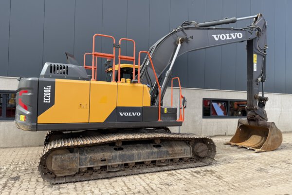5 Volvo EC200EL