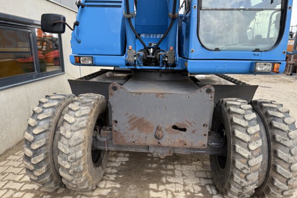 5 Volvo EW140B