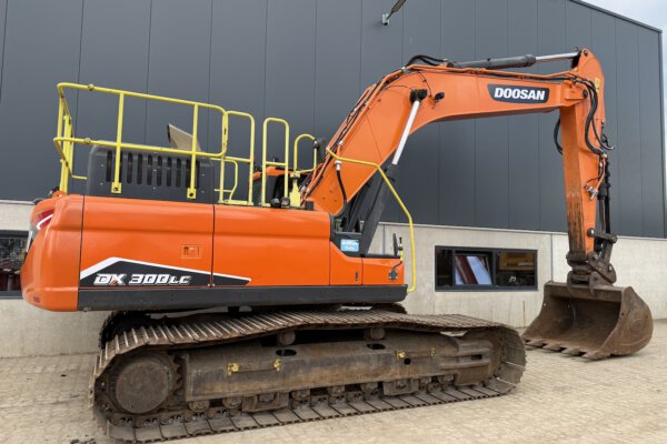 6 Doosan DX300LC-7