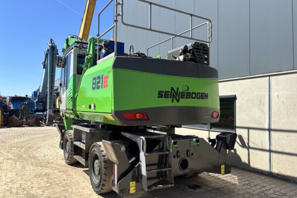 6 Sennebogen 821