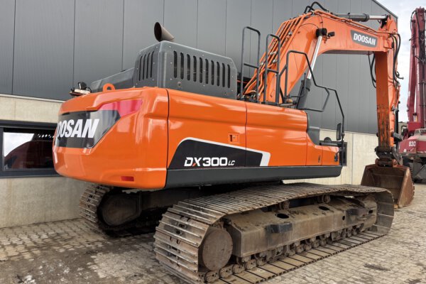 7 Doosan DX300LC-5