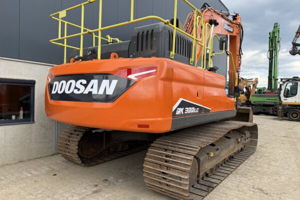 7 Doosan DX300LC-7