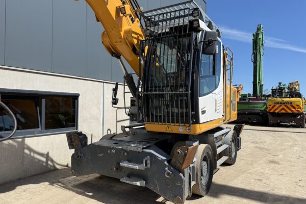 7 Liebherr LH22M