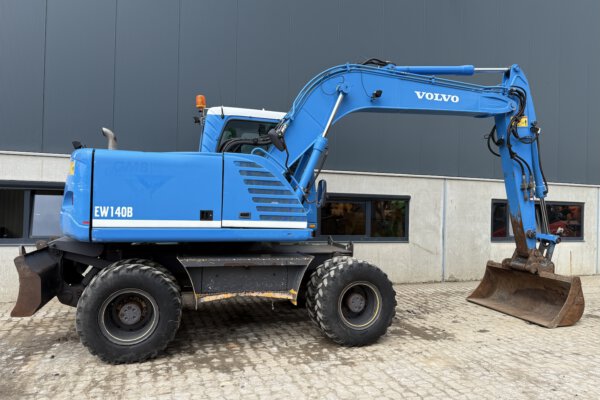 7 Volvo EW140B