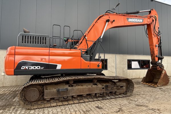 8 Doosan DX300LC-5